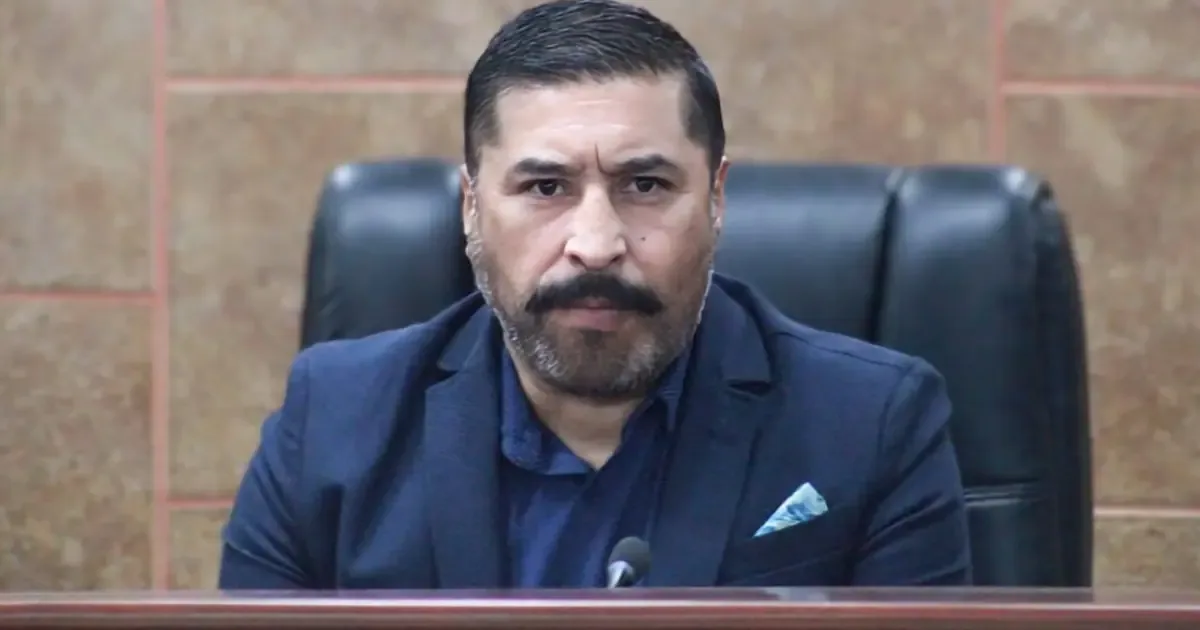La elección del nuevo secretario causa tensiones entre los regidores y el alcalde.