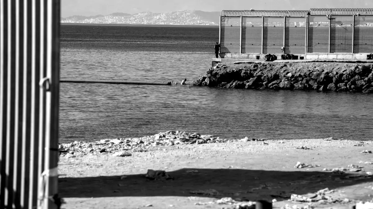 La ciudad autónoma de Ceuta enfrenta desafíos por la llegada masiva de migrantes.