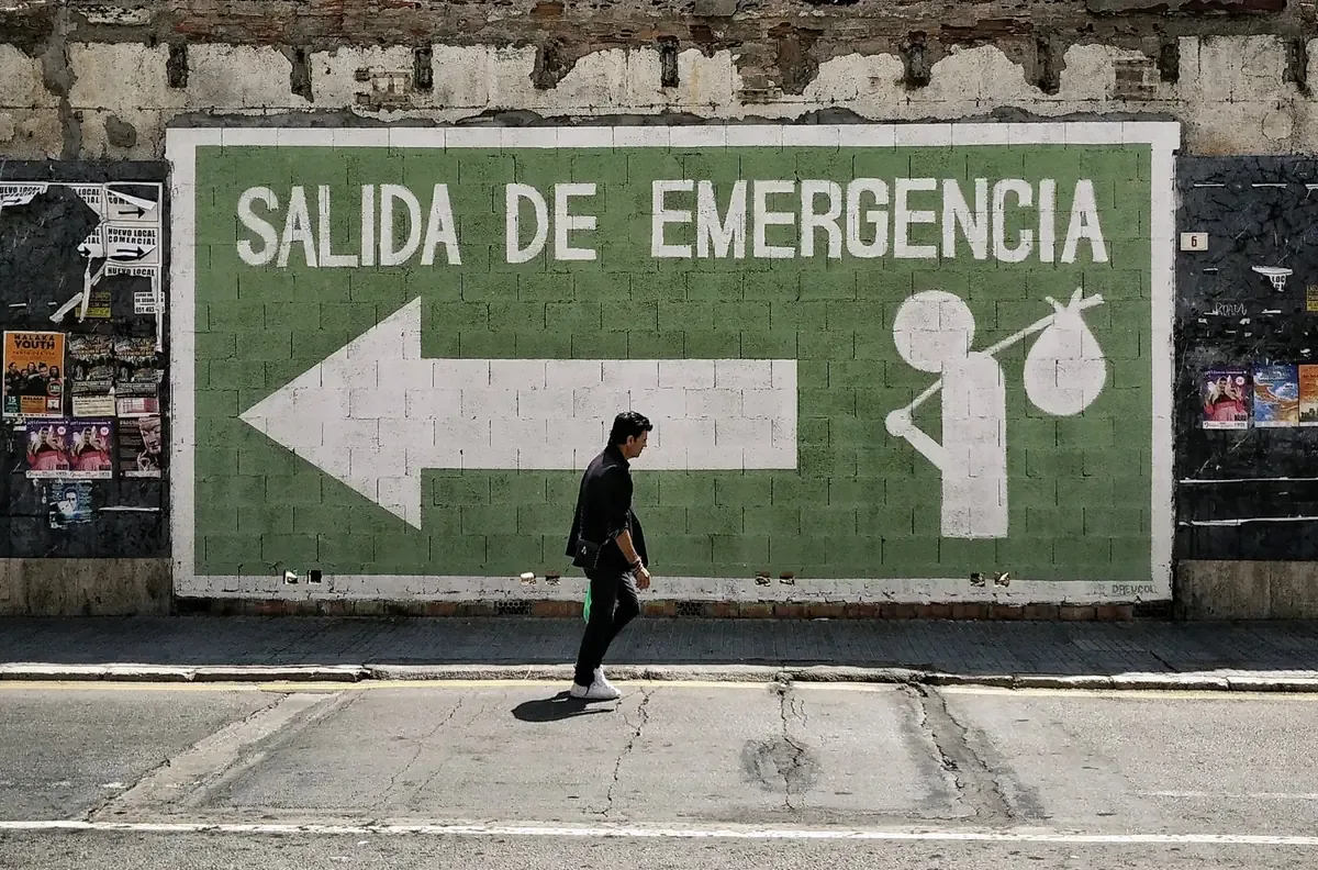 La llegada masiva de migrantes a Ceuta revela tensiones internas en la Unión Europea.
