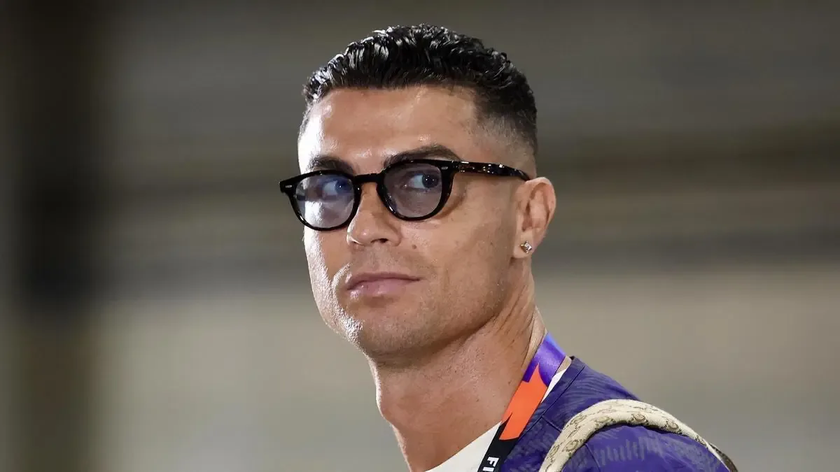 La publicación de Cristiano Ronaldo sobre sus autos genera memes y compara su fortuna con la philanthropy de Messi.