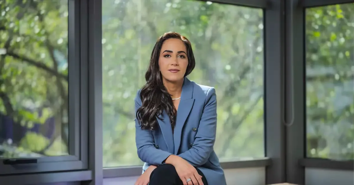 La fundadora de Nubank busca transformar el sector financiero en EE.UU. tras su éxito en Latinoamérica.