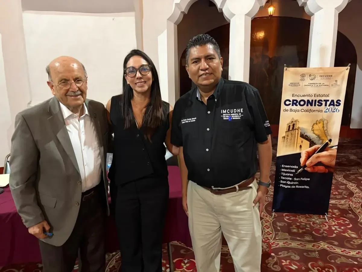 La reunión busca preservar la historia local y reconoce la trayectoria del Dr. David Piñera en sus 60 años de labor.