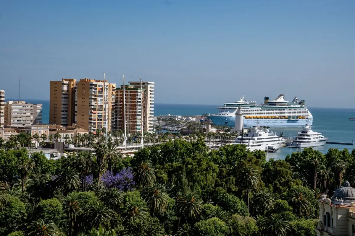 Se plantea utilizar un crucero para transportar a miles de acusados en un caso judicial complejo.