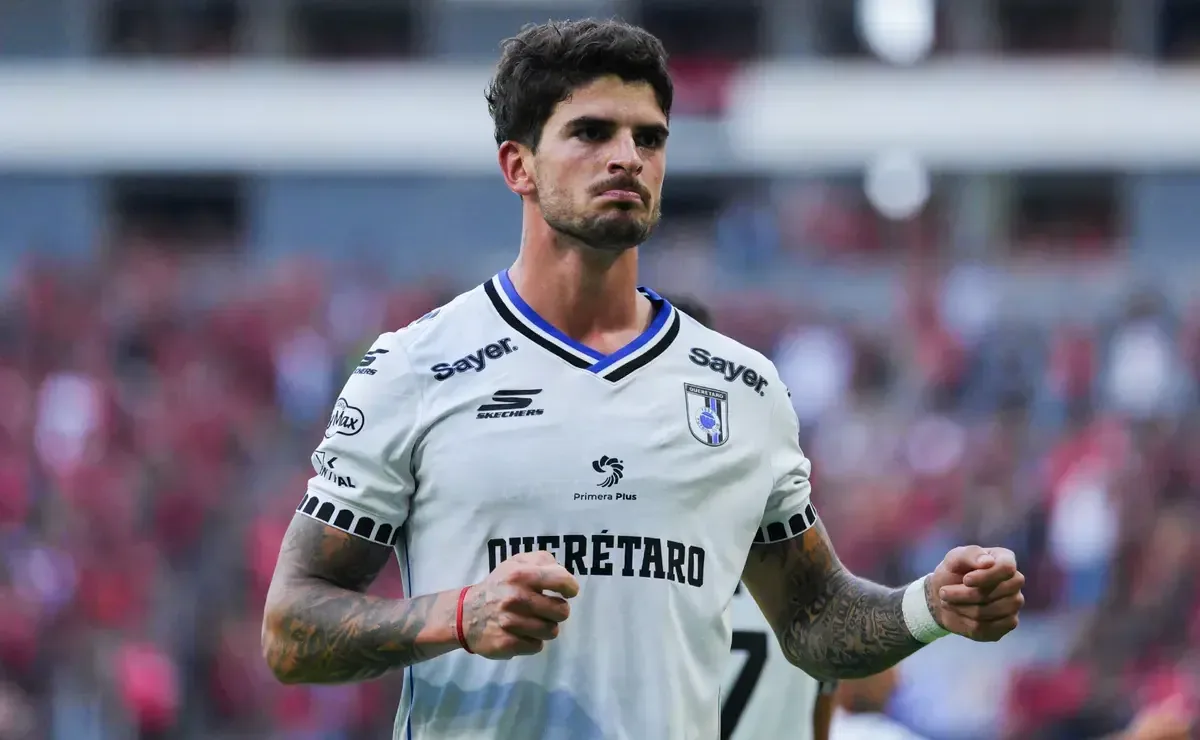 La incorporación del mediocampista uruguayo podría fortalecer la plantilla celeste.