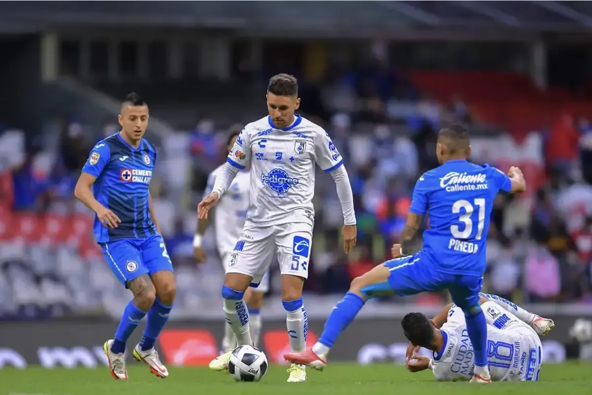 El partido de la jornada 14 presenta a un Cruz Azul destacado frente a un Querétaro en crisis.