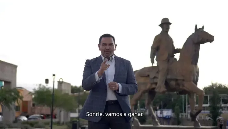 El edil de Chihuahua anima a votar contra funcionarios actuales y apoya a Claudia Sheinbaum.