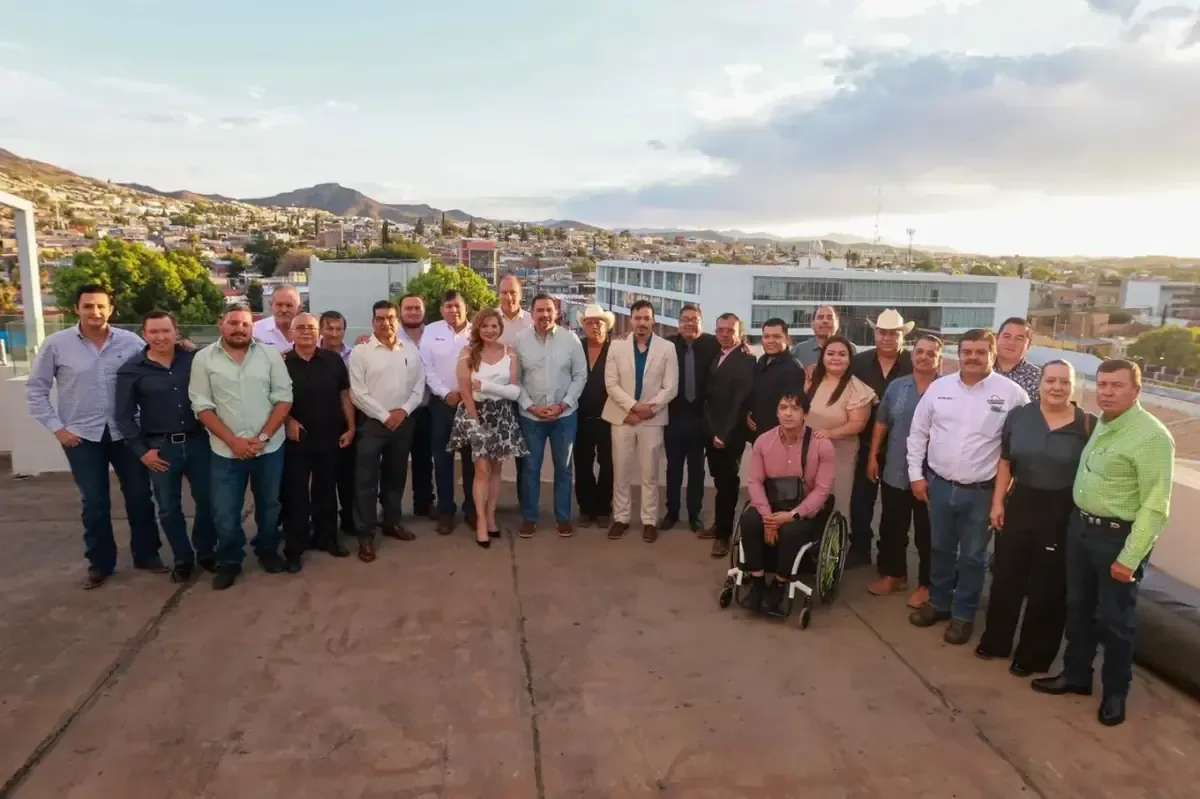 El alcalde de Ciudad Juárez intensifica su presencia regional a días de su posible licencia.