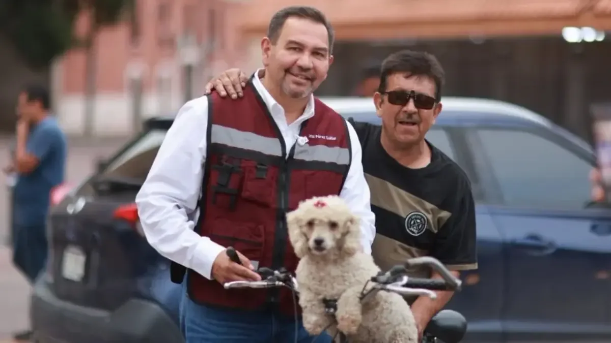 El alcalde con licencia busca la gubernatura de Chihuahua con apoyo de aliados políticos.