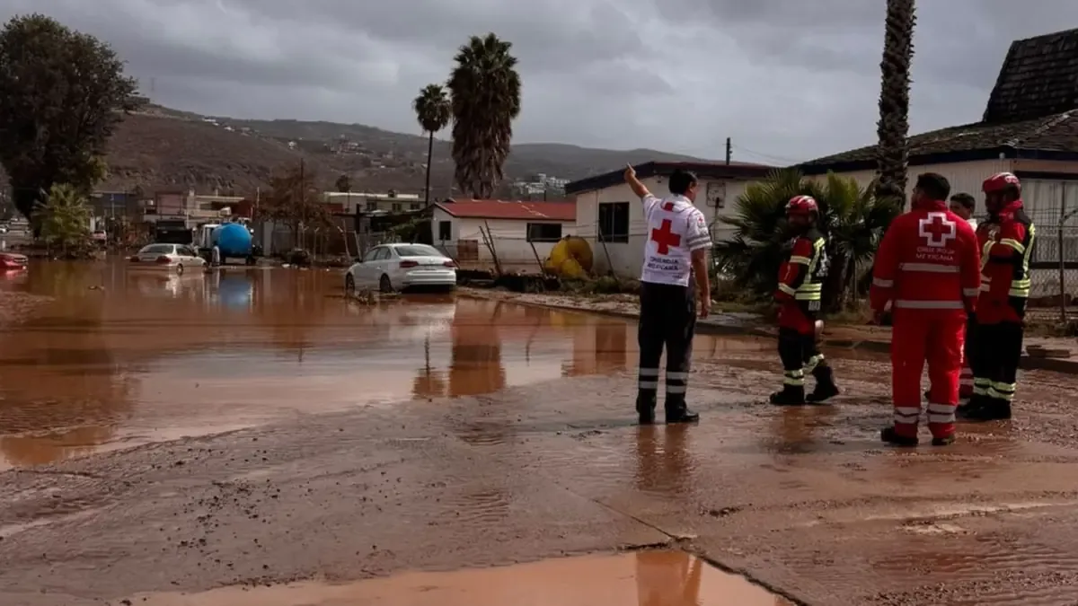 Cruz Roja Mexicana organizó labores de rescate tras la tormenta como parte de un operativo estatal.
