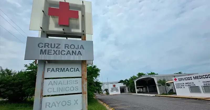 Empleados reclaman respuestas y su regreso a labores tras irregularidades.