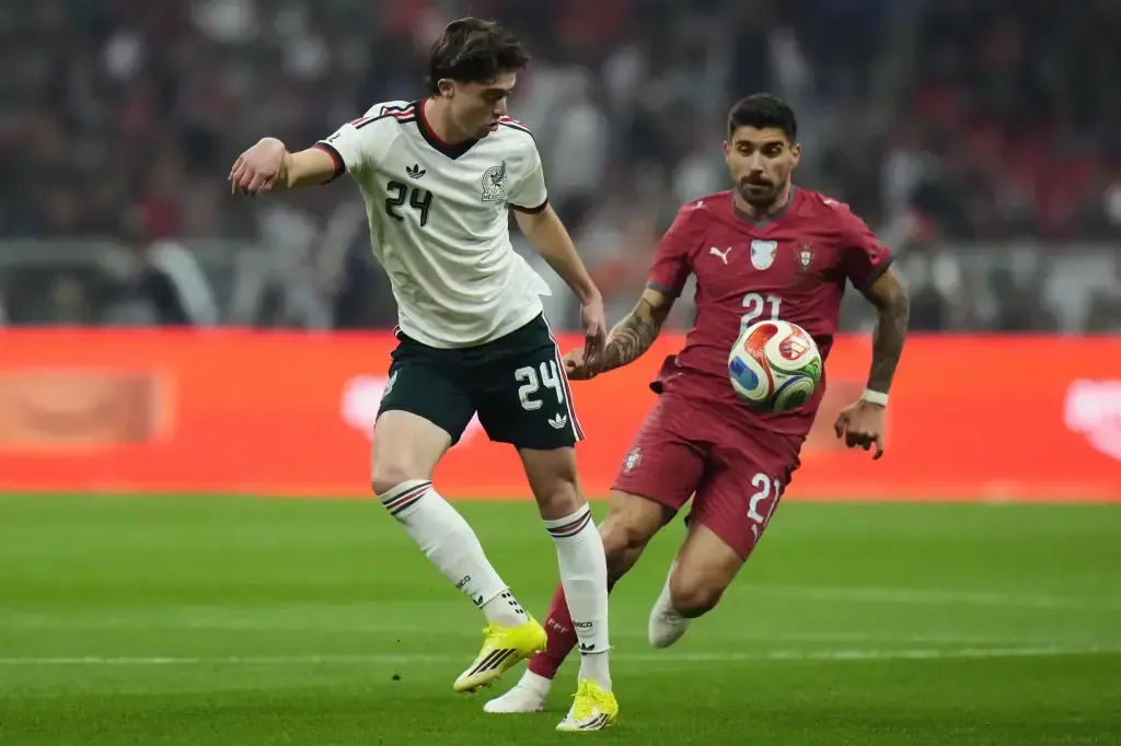 Cuatro futbolistas mexicoestadounidenses destacan en la nueva convocatoria del Tri para el Mundial 2026.