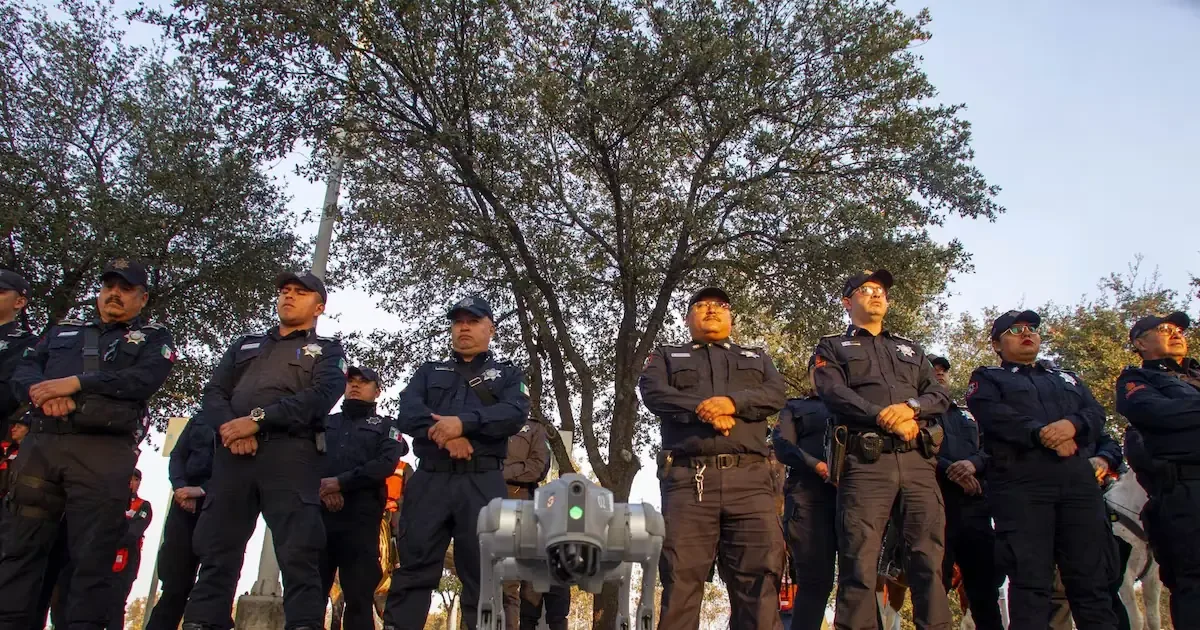 Cuatro perros robot se suman a la vigilancia del Estadio Monterrey para la Copa del Mundo 2026.