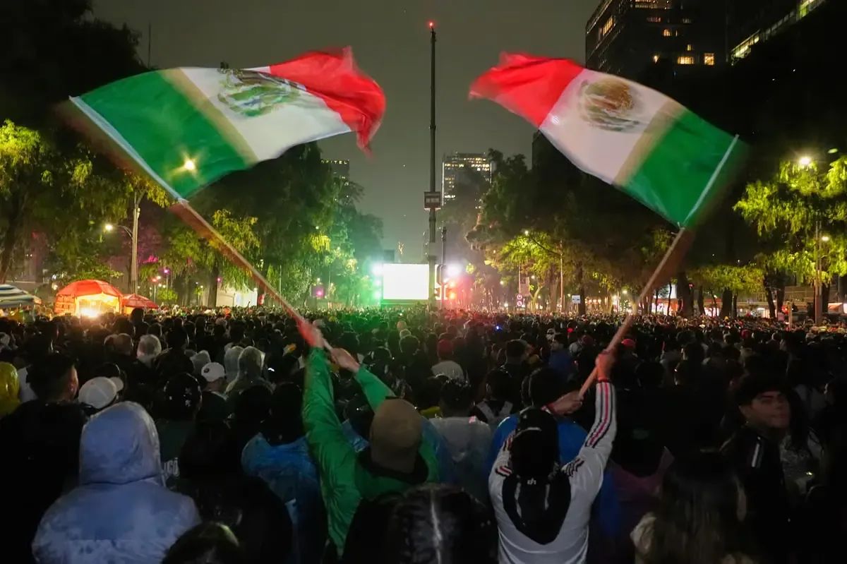 La tragedia ocurrió en las fiestas tras el encuentro de México en el Mundial; autoridades investigan las causas.