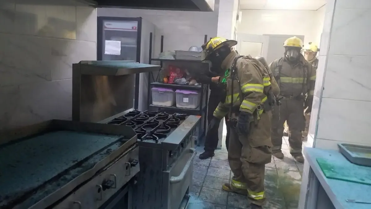 Cuatro personas resultaron lesionadas tras una explosión en una tortillería de la colonia Felipe Ángeles, generando preocupación en la comunidad.