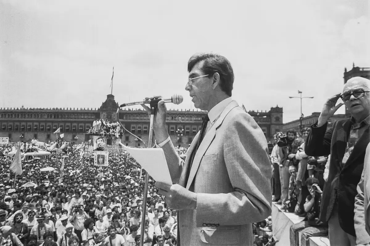 La muerte de Cárdenas suscite homenajes y reflexiones sobre su impacto en la política mexicana.