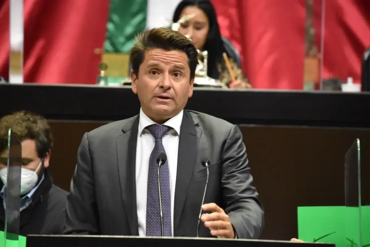 El senador Ochoa asegura que su diálogo con Menchaca es malinterpretado para debilitar su imagen política.