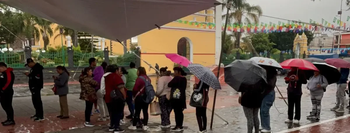 Los sospechosos fueron arrestados tras intentar huir de la policía durante un operativo de vigilancia.