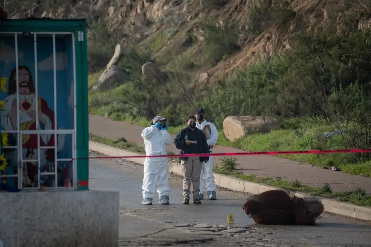 Cuerpo de un hombre encontrado envuelto en una cobija en Hacienda Las Delicias III.