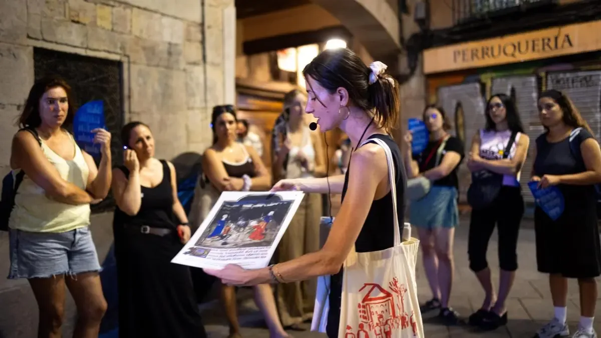 Verano en Barcelona se vive con actividades culturales como cine al aire libre, teatro y espectáculos.