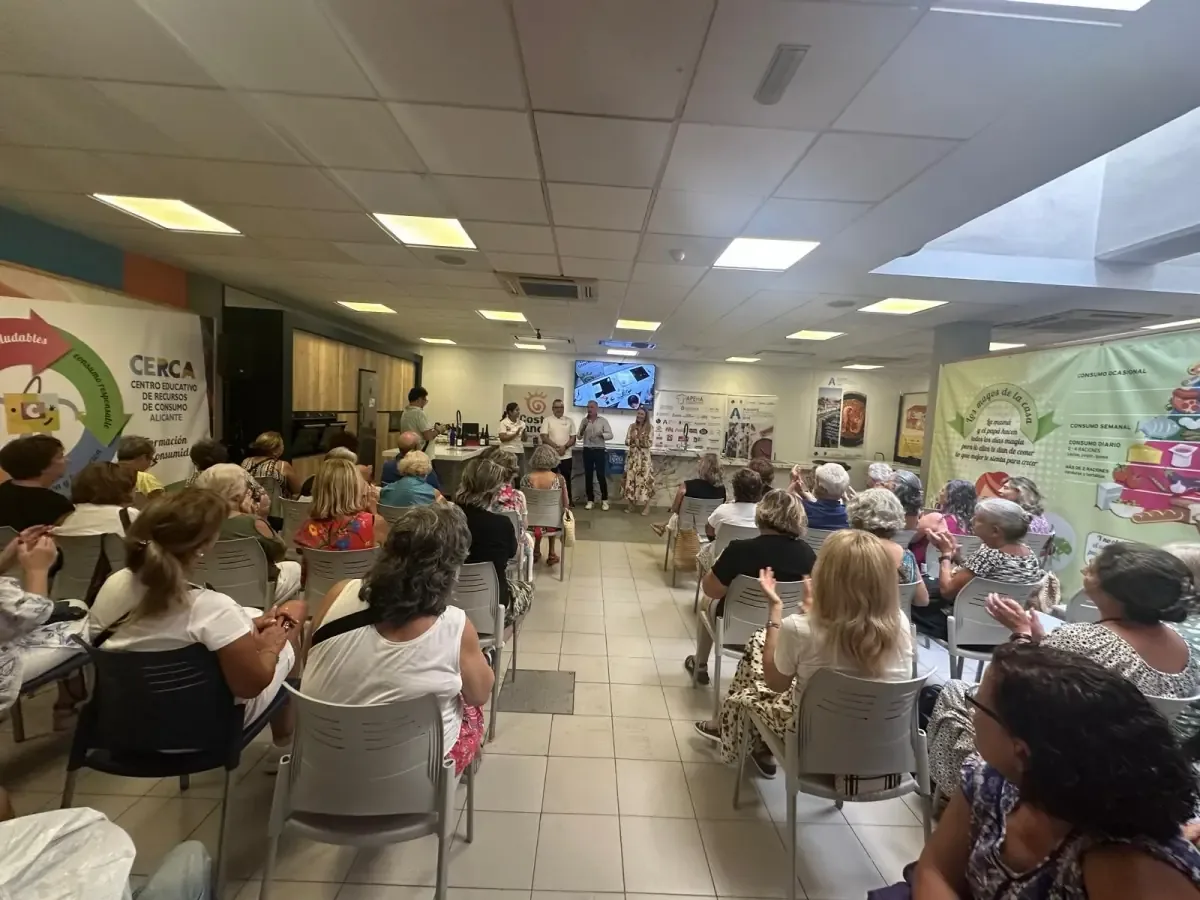 Cursos de salud, cocina y tecnología impulsan la educación y el entretenimiento en Alicante.