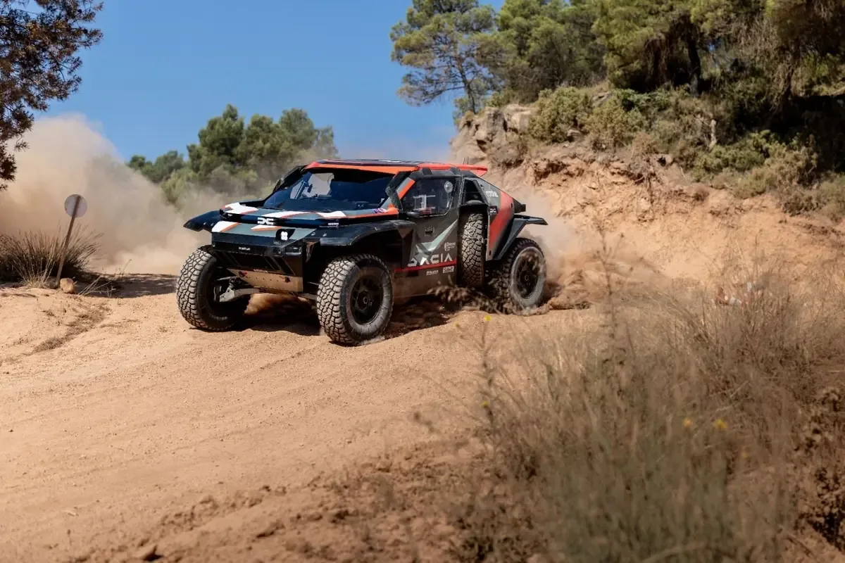 La marca invita a periodistas a vivir la esencia del Rally Dakar con Nasser Al-Attiyah.
