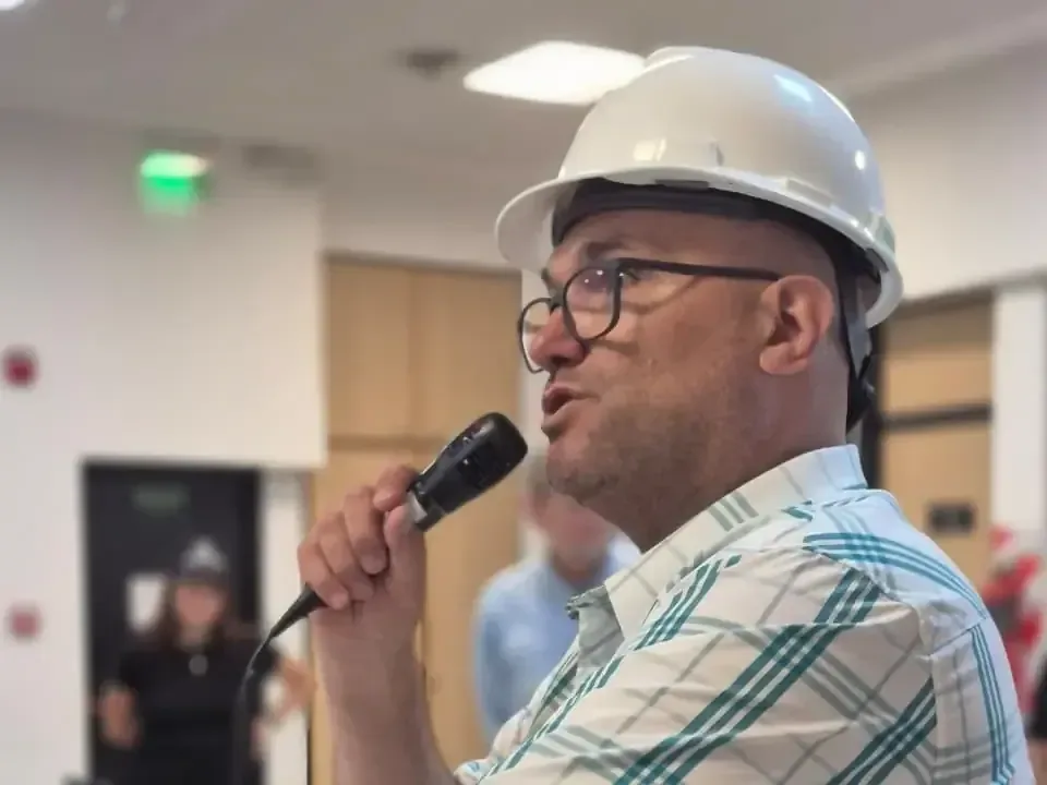 Daniel Perfumo inspira a nuevas generaciones en la industria energética.