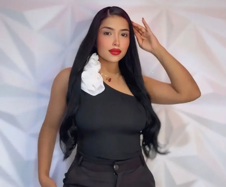 Daniela Aguilar, joven emprendedora de Coahuila, comparte su historia de valentía y superación en el mundo de la belleza.