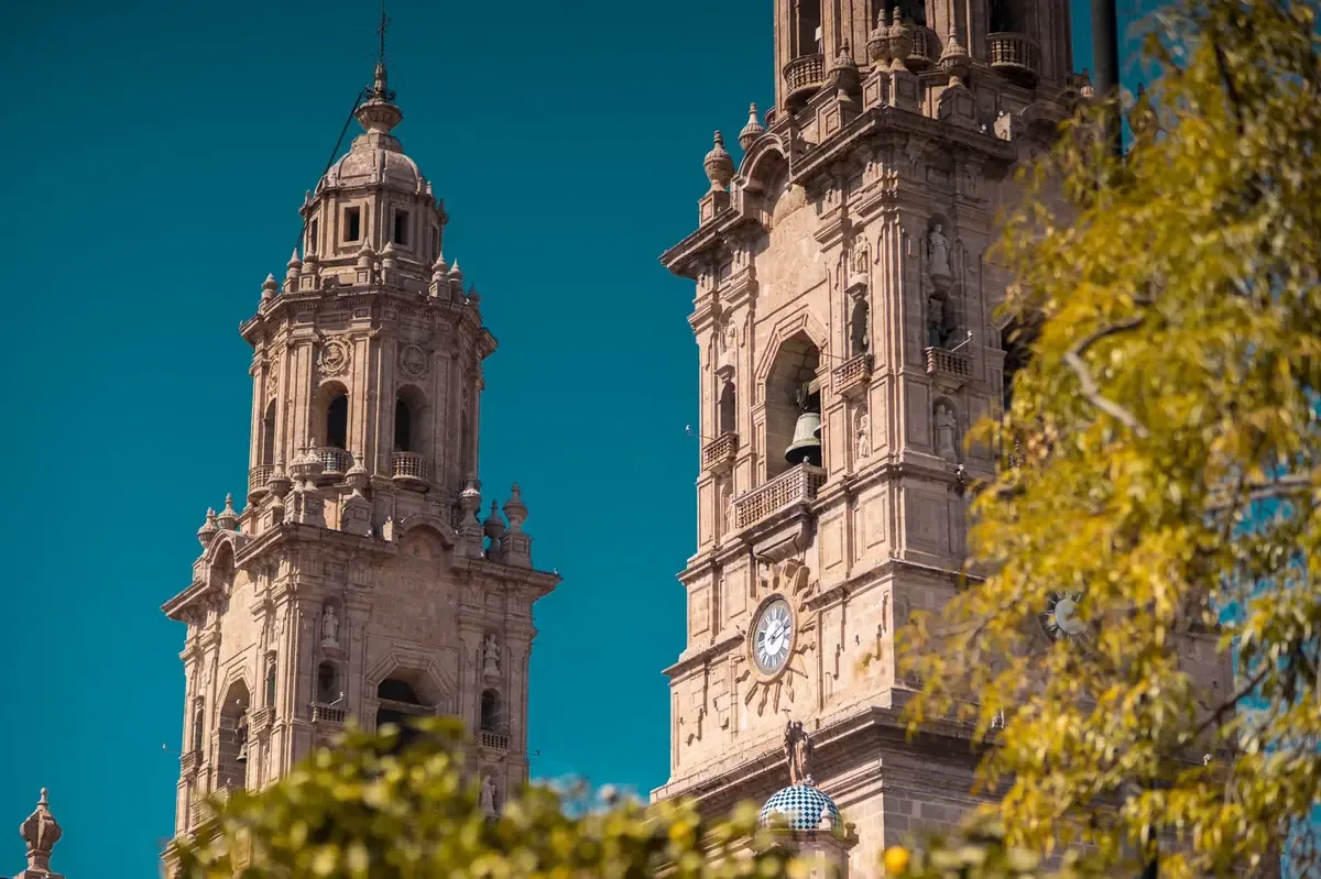 David Cortés Mendoza destaca la cohesión en el PAN y estrategias para las elecciones del 2027 en Michoacán.