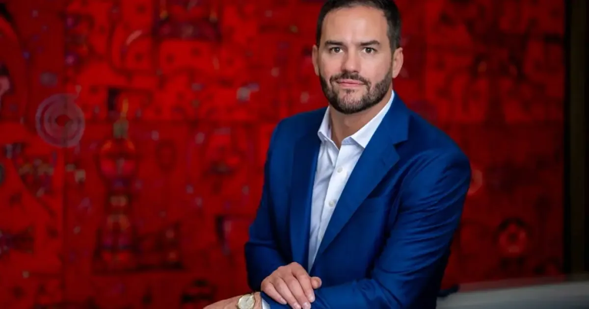 El nuevo CEO de Softtek destaca su experiencia interna y enfrenta retos tecnológicos.
