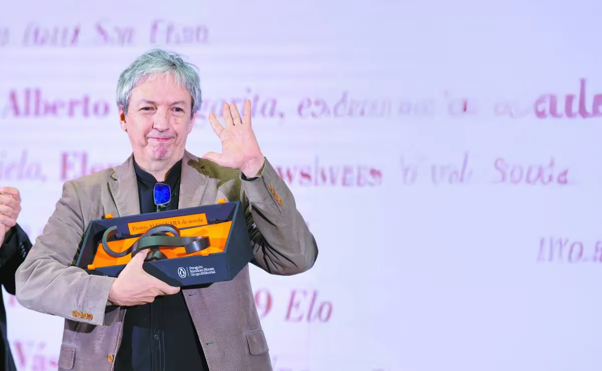 David Toscana, premiado por su novela "El ejército ciego", reflexiona sobre el poder.