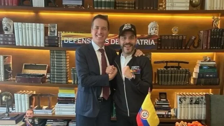 El presidente electo de Colombia y el senador estadounidense coinciden en el retorno de solicitantes de asilo.