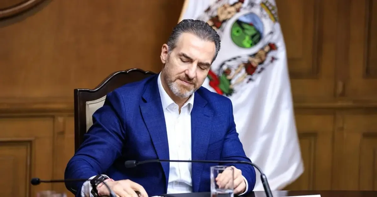 La decisión busca minimizar controversias ante la gubernatura del alcalde de Monterrey.