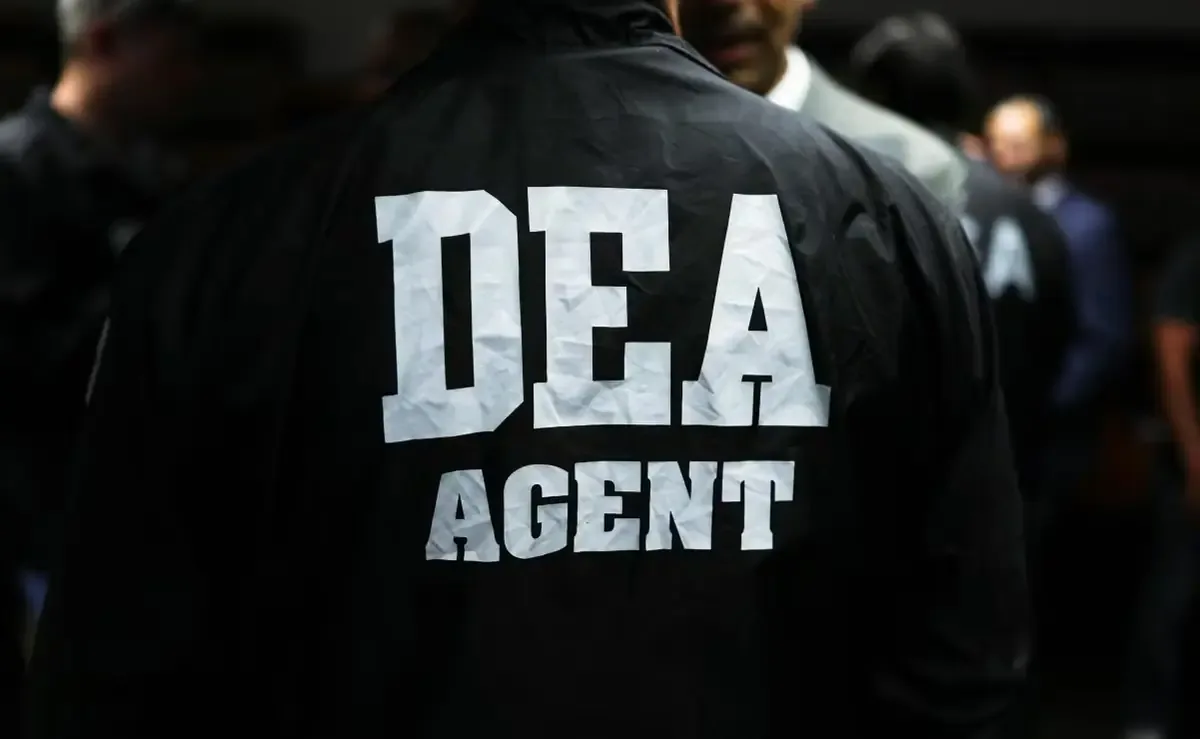 Estados Unidos celebra la exitosa cooperación en seguridad que llevó a importantes arrestos y decomisos de drogas.