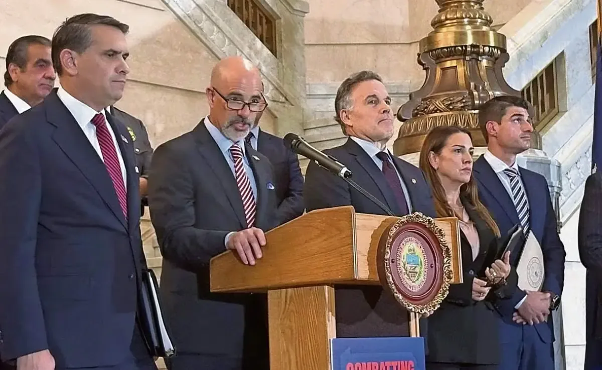 El director de la DEA llama a la prevención del consumo de drogas en memoria del agente asesinado.