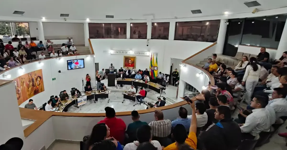 La ciudad enfrenta desafíos financieros y la necesidad de transparencia en el uso de recursos.