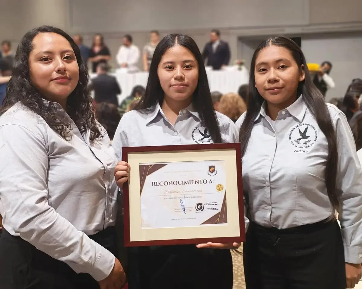 Este equipo jurídico promovió juicios de amparo contra cuotas en la UABJO, beneficiando a estudiantes con educación gratuita.