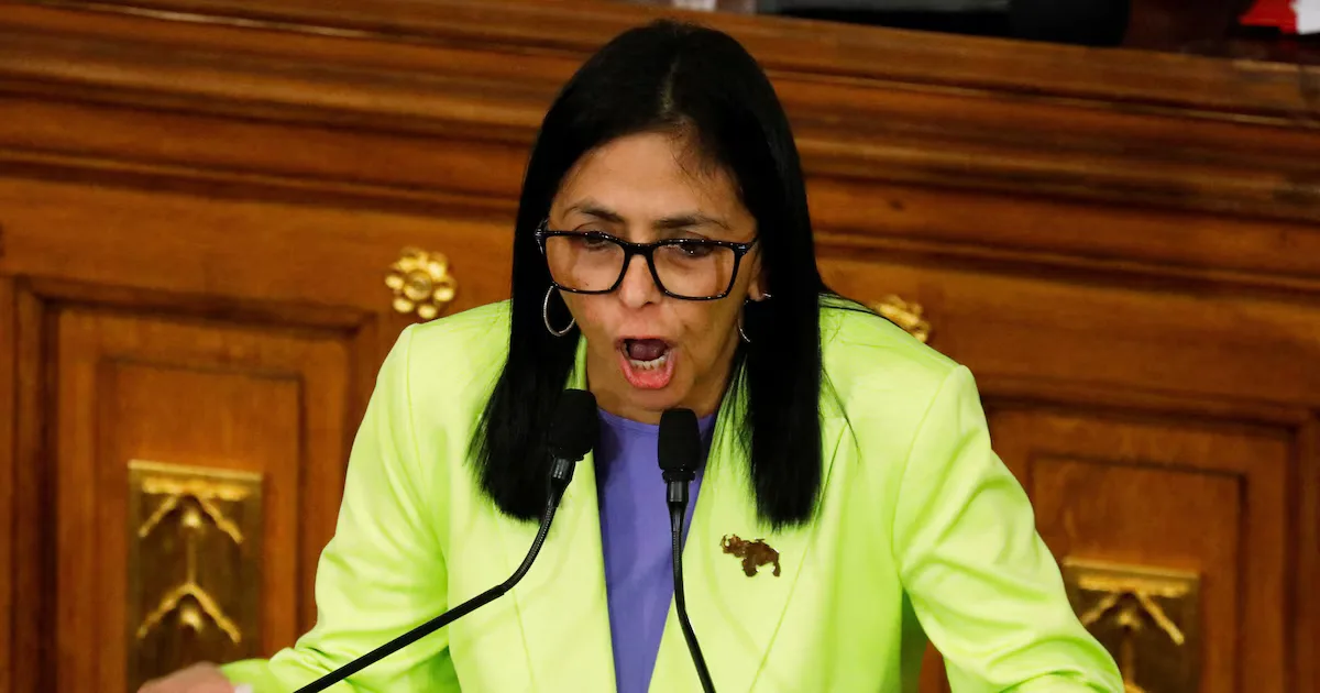 Delcy Rodríguez durante la reunión sobre la reforma energética en Venezuela.