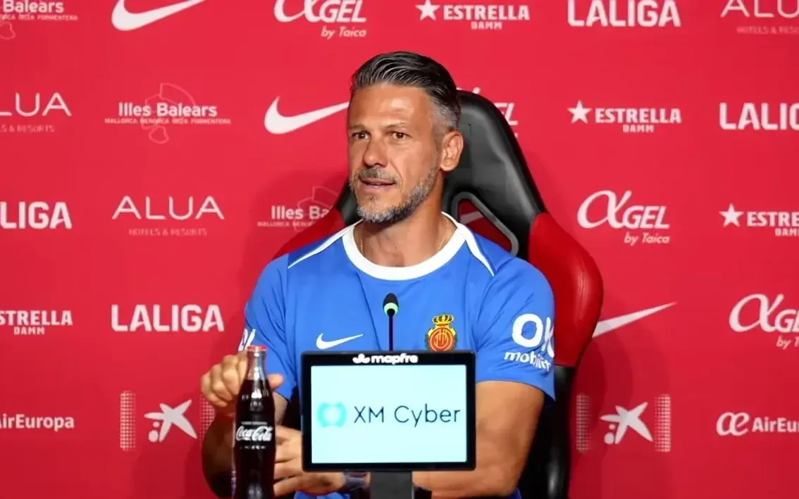 El entrenador del RCD Mallorca habla sobre la importancia de ganar y la presión del descenso.
