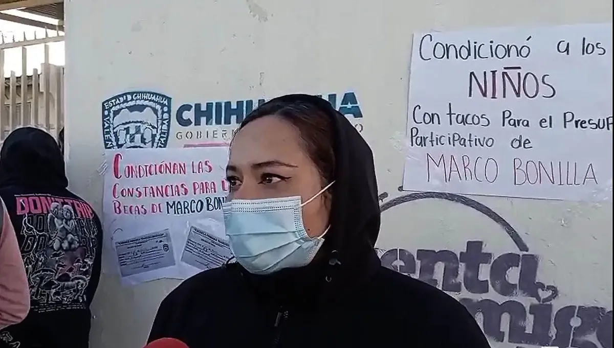 Denuncias de bullying y trato despectivo motivan la protesta en la primaria.