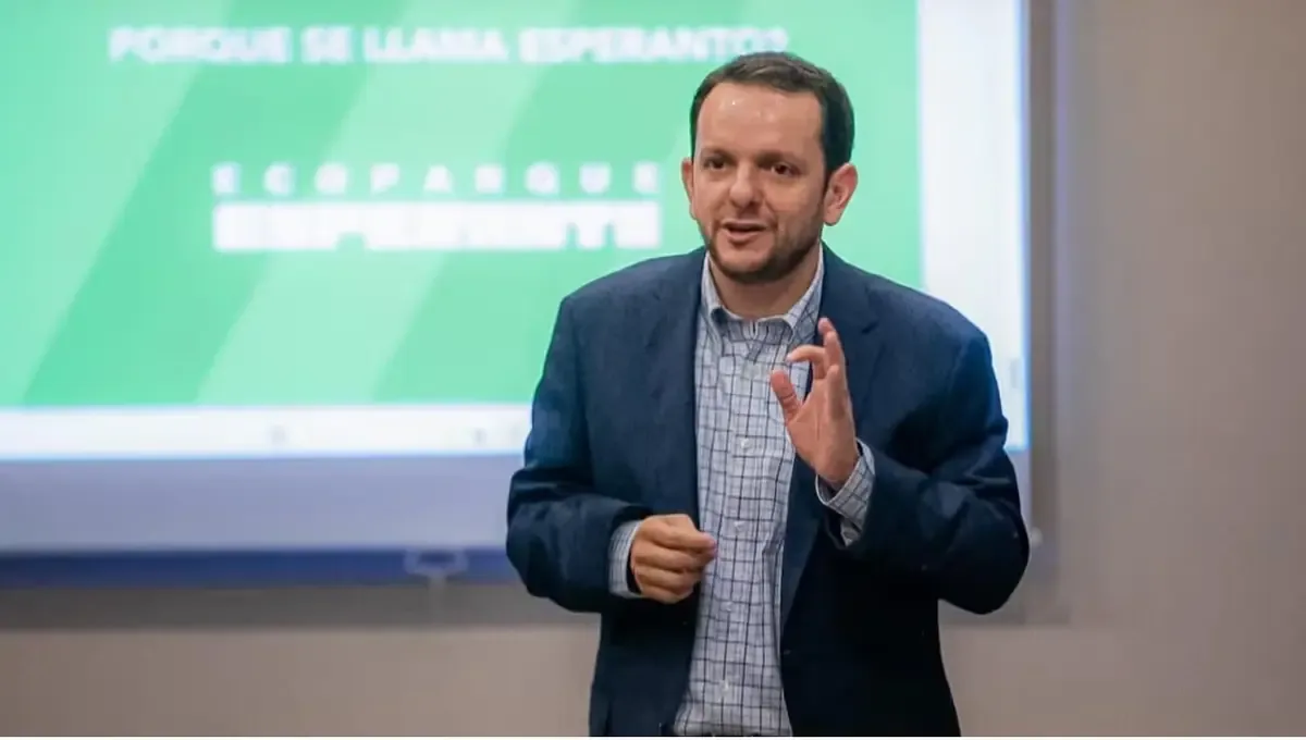 Sanciones incluyen a su hermano y exfuncionario por narcocorrupción en Baja California.