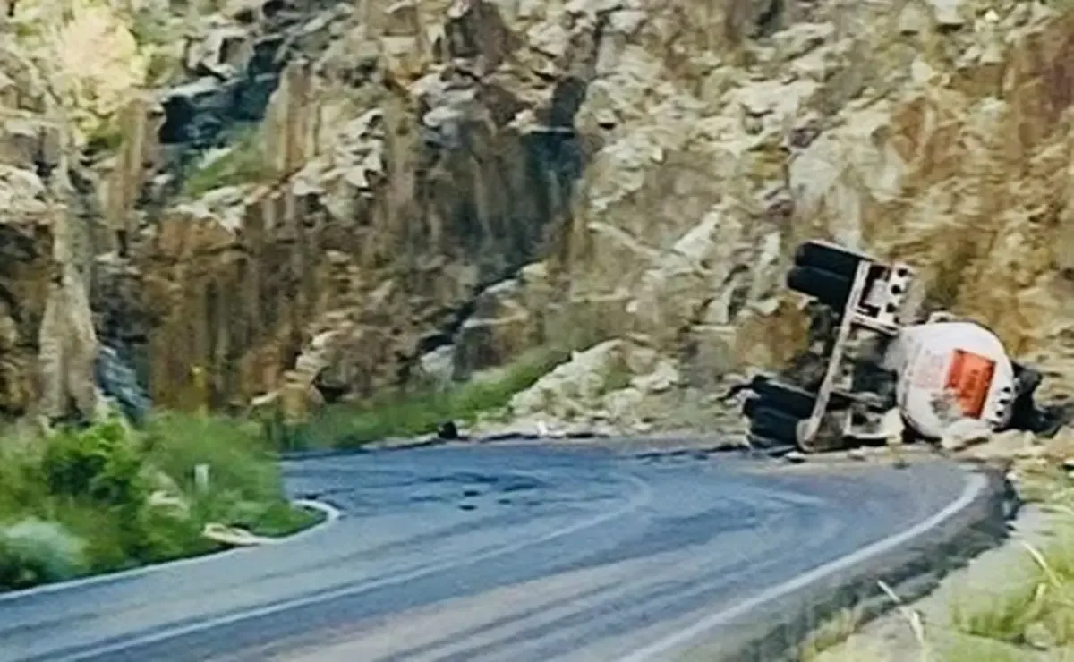 El incidente obliga a la implementación de rutas alternas para conductores afectados.