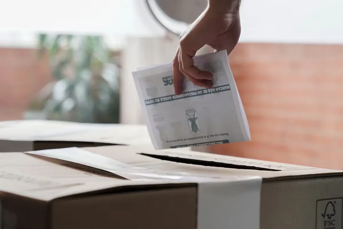 La manipulación informativa amenaza la legitimidad democrática en la región.