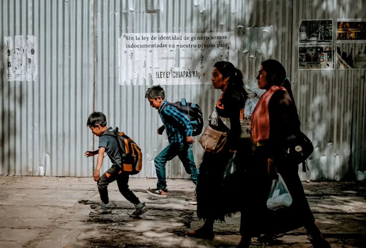 La comunidad lucha por sus derechos de posesión en medio de un conflicto agrario.