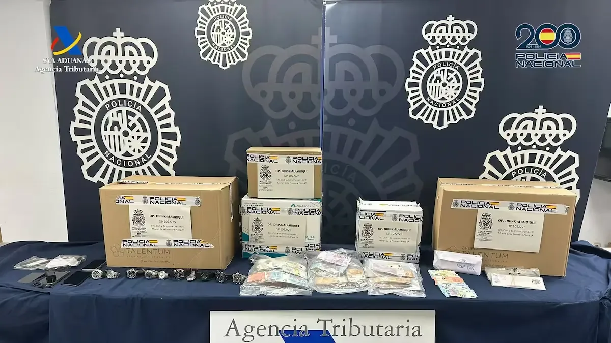 La Policía Nacional y la Agencia Tributaria desmantelan una red criminal activa en el fraude del IVA.