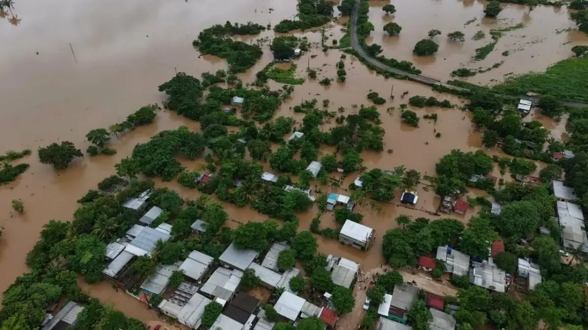 Fuertes lluvias generan emergencias en viviendas y despliegue de auxilio en la región.