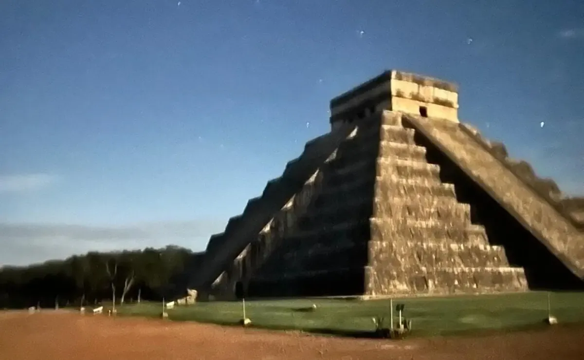 El fenómeno representa agradecimiento por las cosechas y dualidad en la cosmovisión maya.