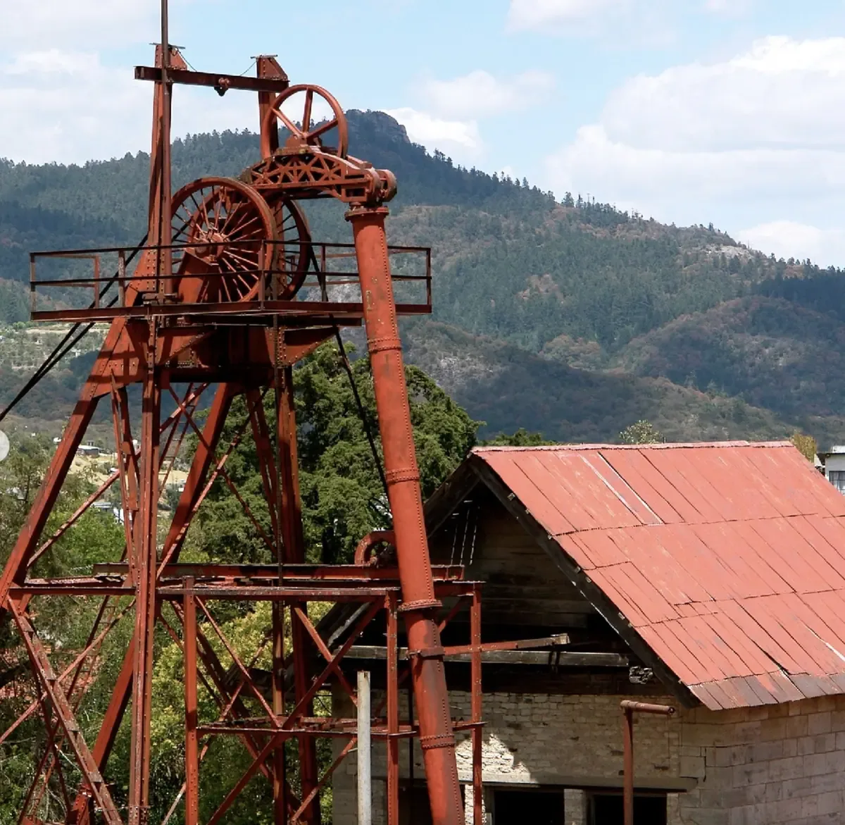 Descubre la historia y geología de esta mina emblemática en Hidalgo.