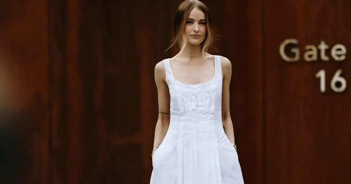 Descubre la nueva colección de vestidos de Zara inspirados en la estética ibicenca y su versatilidad para el verano.