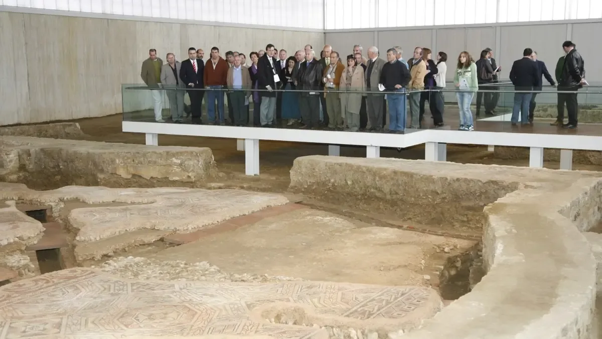 Descubre La Olmeda, un tesoro histórico en Pedrosa de la Vega, España.