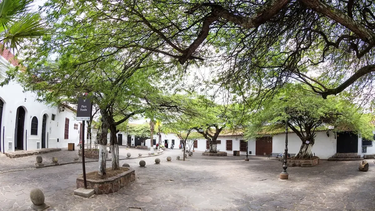 Descubre la riqueza cultural y natural de estos destinos cercanos a la capital santandereana.